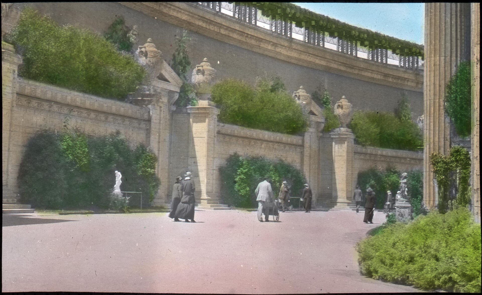 The Palace of Fine Arts across its lagoon