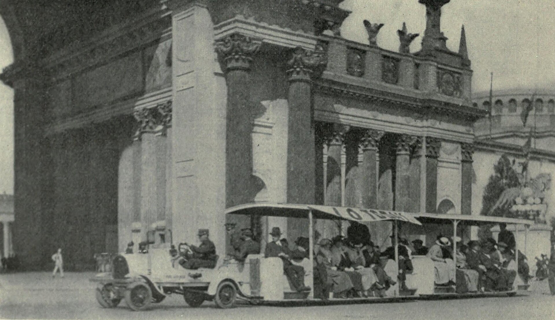 The Fadgl (Fageol) "auto train" carried visitors around the grounds and was the fourth-biggest concession of the year