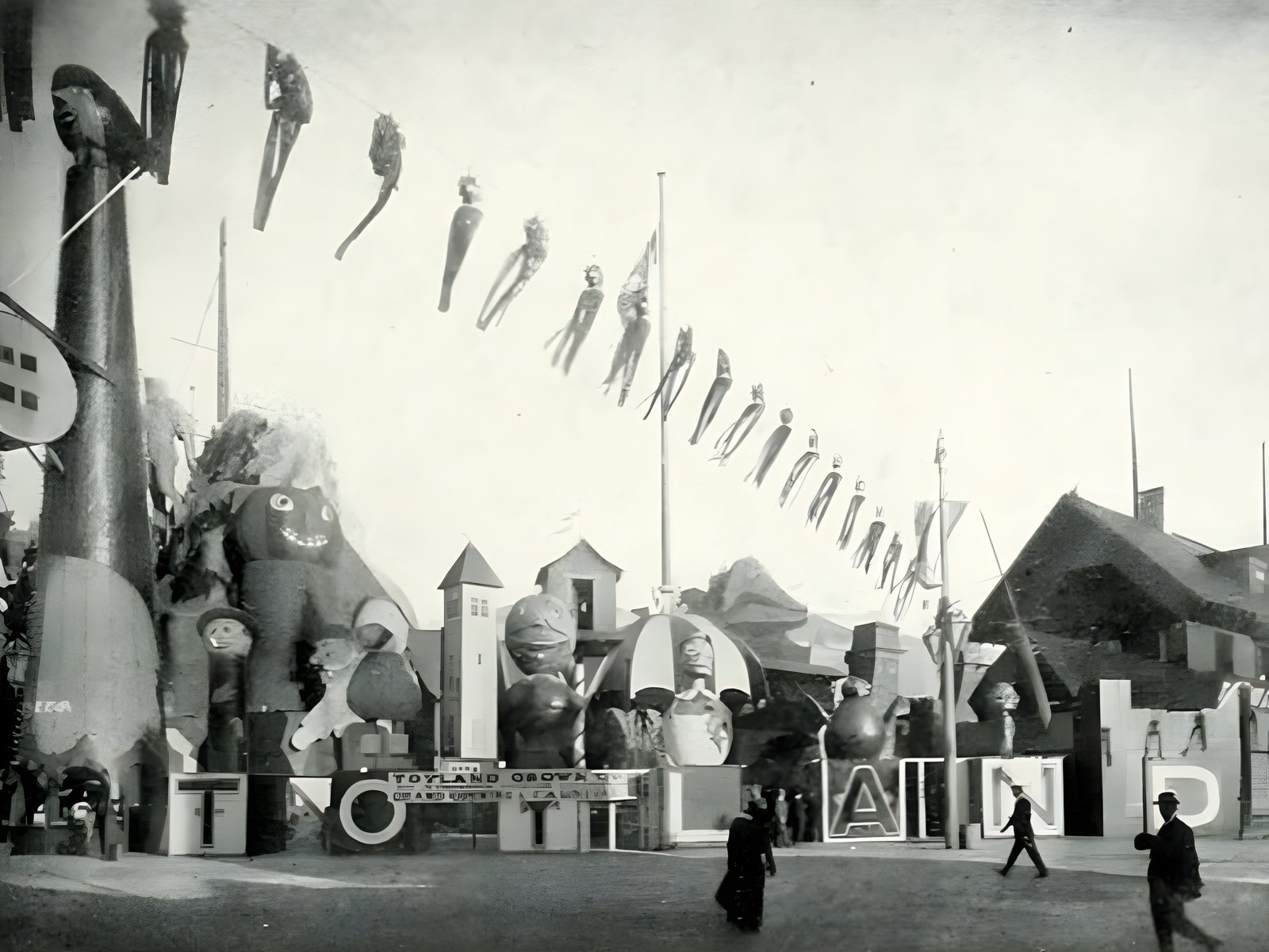 Toyland Grown Up, Frederic Thompson's adaptation of Mother Goose and the fairy tales