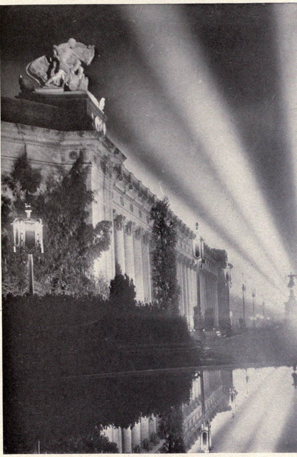 From the Court of the Four Seasons toward the scintillator