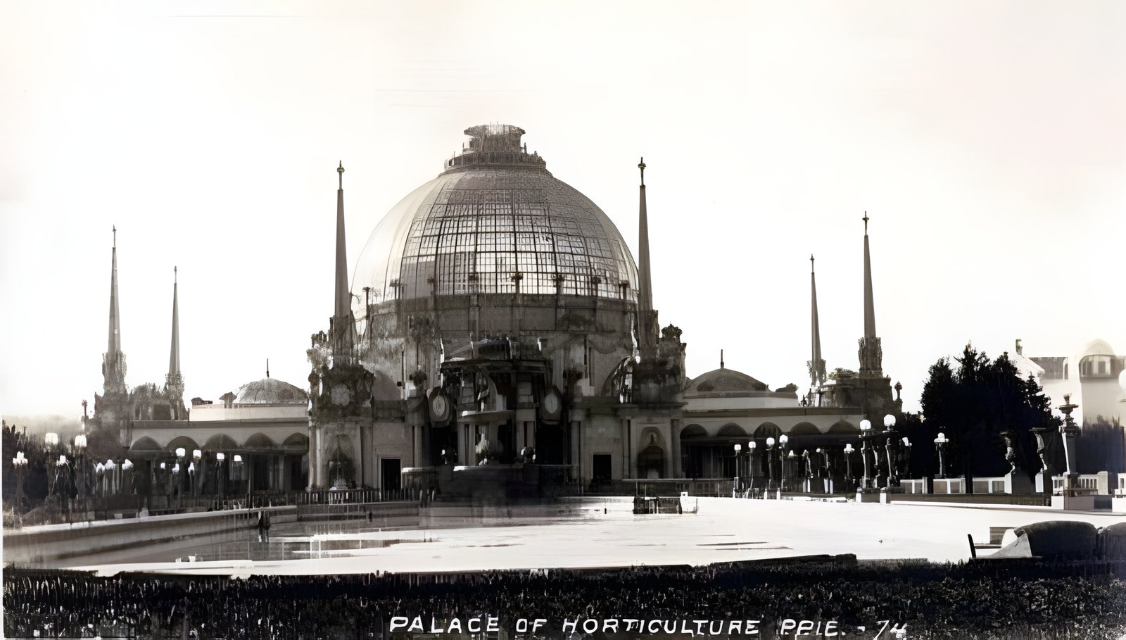 The Palace of Horticulture on a 1915 postcard