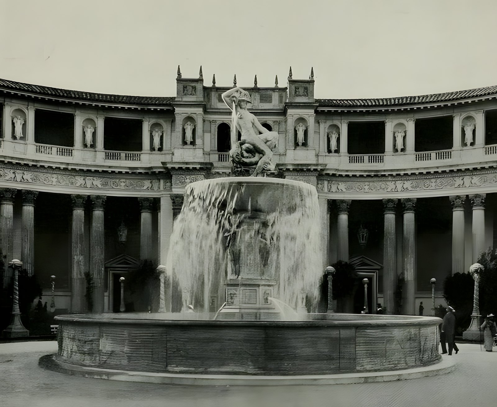Edgar Walter's Beauty and the Beast fountain, Court of Flowers