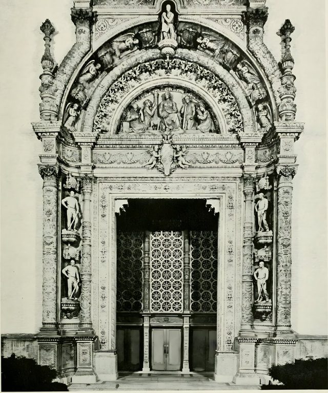 The portal of the Palace of Varied Industries