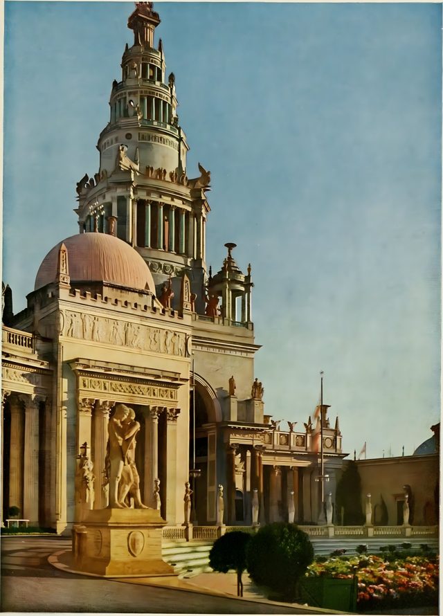South bay of the Court of the Universe (autochrome)