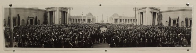 The crowd on Dedication Day, with Vice President Thomas R. Marshall in a top hat at front, left of center