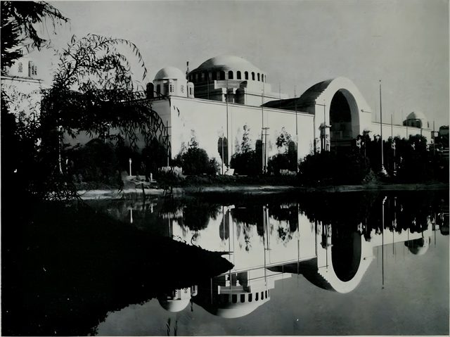 The Palace of Education, with the half-dome of Philosophy