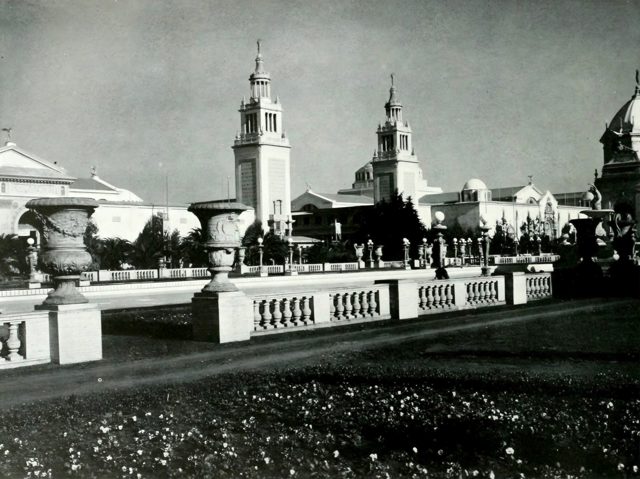 The main group from the Palace of Horticulture