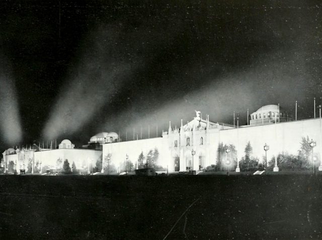 Night on the Marina: the north front of the palaces