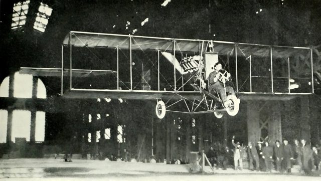 Lincoln Beachey's first indoor aeroplane flight, in the Palace of Machinery