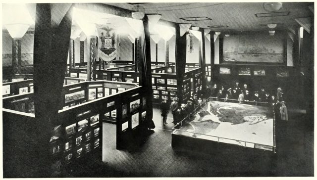 Demonstrating a metropolis, inside the City of New York Building