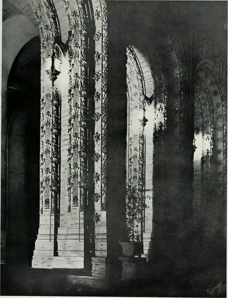 Cloister piers, Court of Abundance